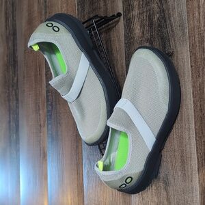 Oofos Oomg Eezee Low Slip On Comfort Shoes Size 8.0 in Beige